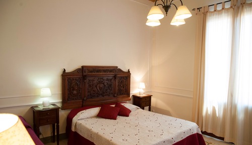 Habitación triple, vistas parciales al mar