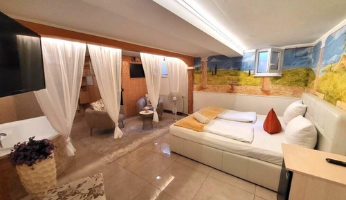 Habitación romántica (Sauna for a fee)