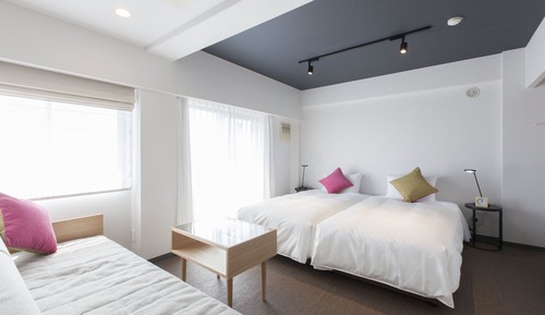 Habitación cuádruple estándar, no fumadores (with Washers & Dryers)