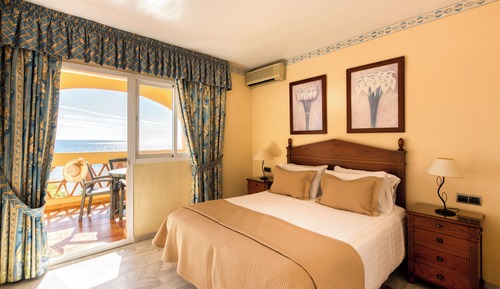 Apartamento Clásico de 2 dormitorios con vistas al mar