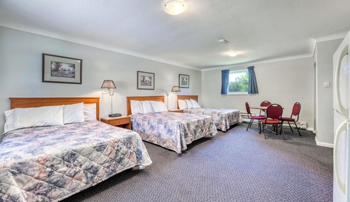 Habitación triple familiar, varias camas, no fumadores, bañera