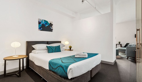 Estudio básico, 1 cama de matrimonio