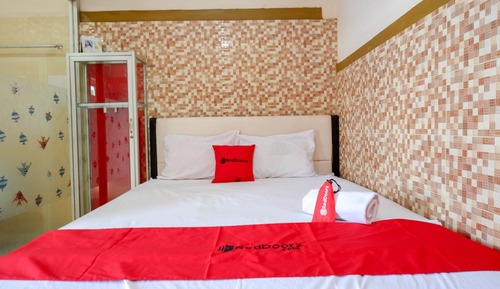 Habitación doble (Reddoorz)