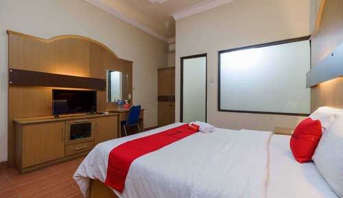 Habitación doble (Reddoorz)