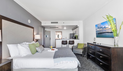 Estudio Deluxe, vistas parciales al mar