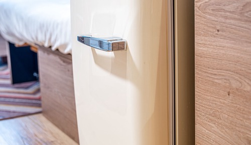 Habitación superior, 1 cama de matrimonio grande (Roll-In Shower)