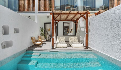 Royal Honeymoon Suite