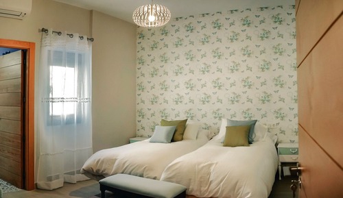 Habitación con 2 camas individuales, accesible para personas con discapacidad