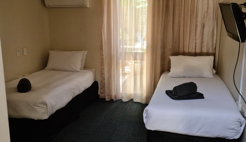 Habitación con 2 camas individuales