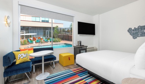 Habitación, 1 cama de matrimonio grande, junto a la piscina (View)