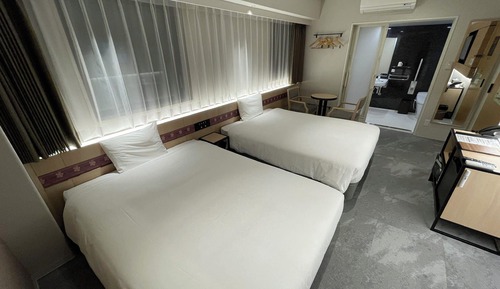 Habitación estándar con 2 camas individuales, no fumadores (Universal)