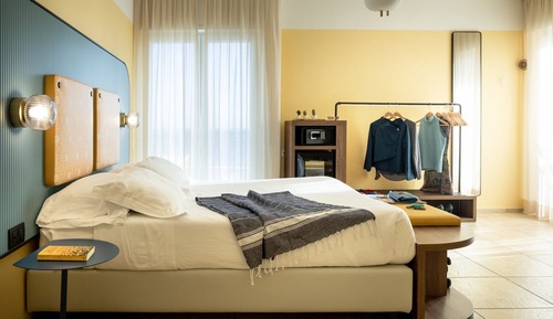 Habitación Deluxe con 1 cama doble o 2 individuales, frente a la playa