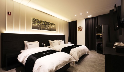 Deluxe Twin Room (Breakfast Included)