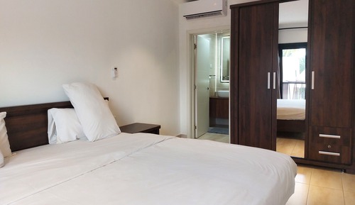 Apartamento Confort, 1 cama de matrimonio grande, no fumadores, balcón (D8)