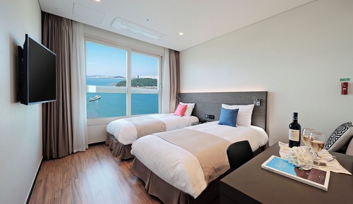 Habitación estándar con 2 camas individuales, vistas al puerto