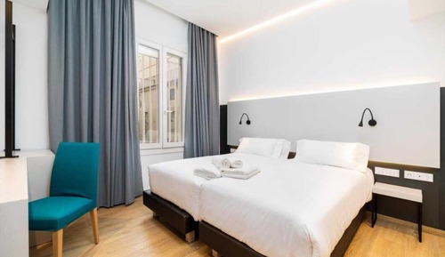 Habitación Deluxe con 1 cama doble o 2 individuales, accesible en silla de ruedas, planta baja