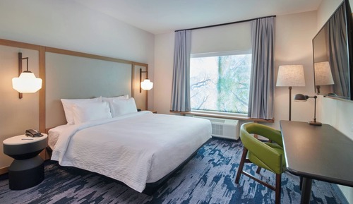 Habitación, 1 cama de matrimonio grande (Mobility/Hearing Accessible, Tub)