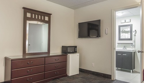 Habitación económica, 1 cama de matrimonio (Half Basement)