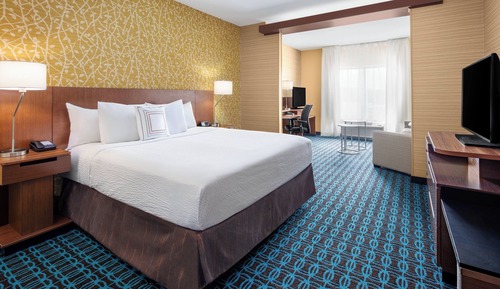 Suite, 1 cama de matrimonio grande con sofá cama (Mobility/Hearing Access, Roll-In Shwr)