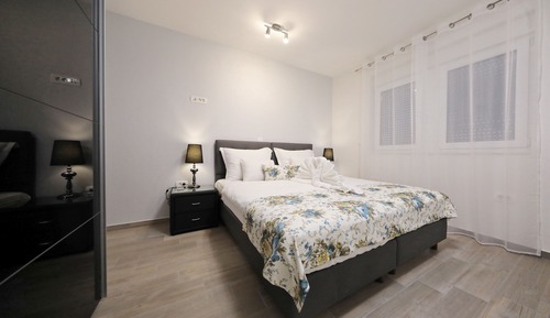 Superior with Roof Terrace and Jacuzzi