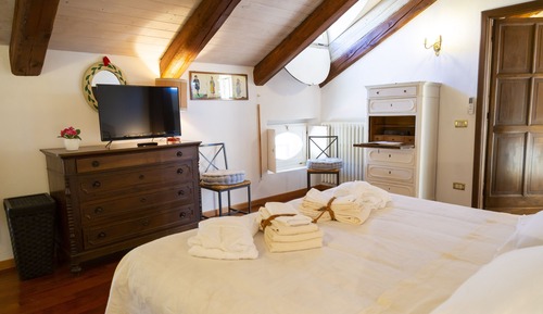 Habitación superior con 1 cama doble o 2 individuales