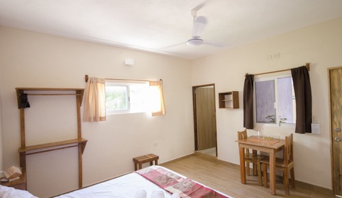 Habitación Confort, 1 cama de matrimonio grande, baño privado