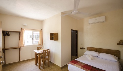 Habitación económica doble, 1 cama doble, baño privado