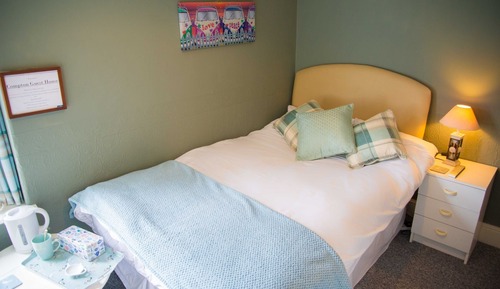 Habitación individual, baño compartido (4)