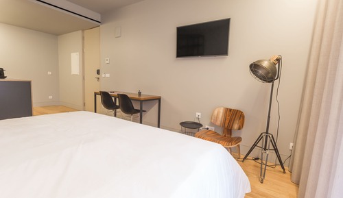 Estudio, balcón (102)