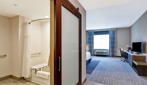 Habitación, 1 cama de matrimonio grande, accesible para personas con discapacidad (Roll-In Shower)