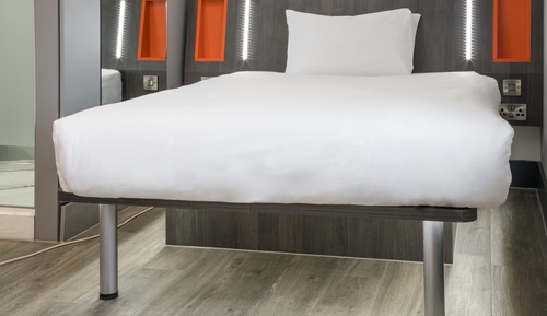 Habitación doble, sin ventanas