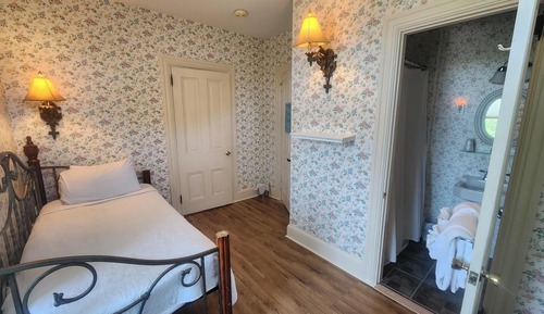 Habitación clásica doble, varias camas, no fumadores, acceso a la piscina (Room 7)