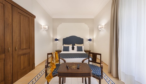 Habitación de lujo con 1 cama doble o 2 individuales, 1 habitación, balcón, vistas a la ciudad