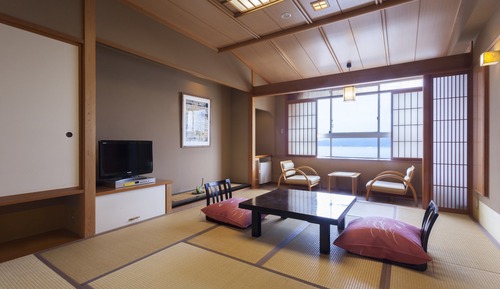 Family Room (Japanese Style Room)
