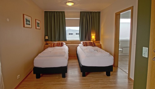 Habitación con 2 camas individuales, baño privado