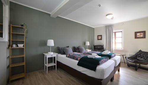 Habitación triple, baño privado