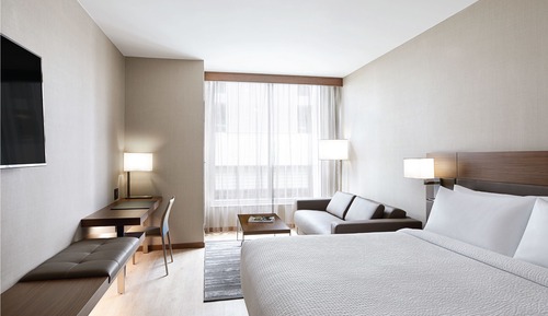 Habitación, 1 cama de matrimonio grande, en esquina (Mobility/Hearing Access, Roll-In Shwr)