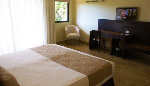 Habitación superior con 1 cama doble o 2 individuales