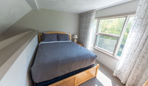 Loft Queen Bed w/ Full Bed, Twin Trundle