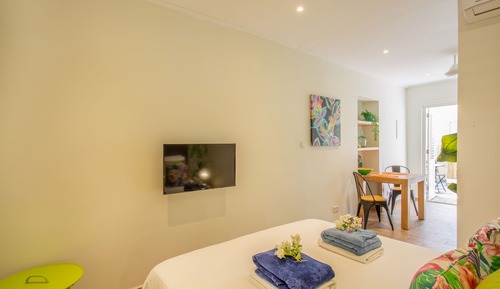 Pretty Prikichi ground floor studio, with terrace and shared plunge pool