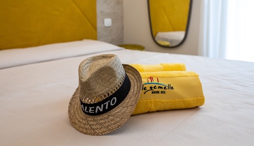 Camera Tripla Superior