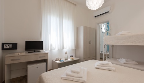 Camera Quadrupla Standard