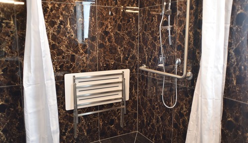 Estudio de lujo, accesible para personas con discapacidad, vistas al jardín