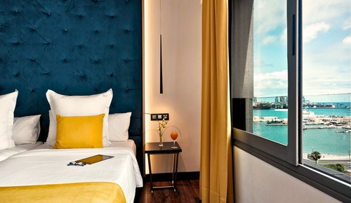 Habitación Deluxe con 2 camas individuales (2adults+1child)