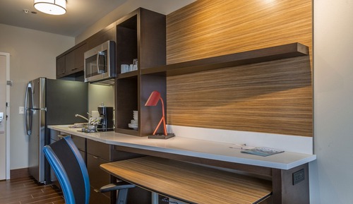 Estudio, 1 cama de matrimonio grande con sofá cama (Mobility/Hearing Access, Roll-in Shwr)