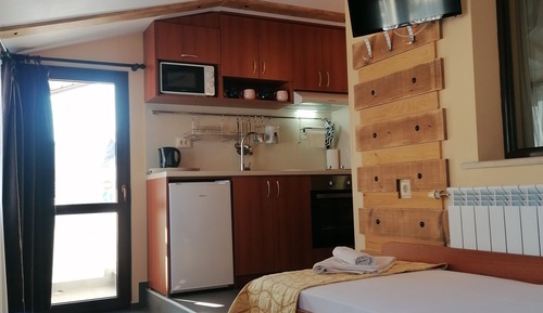Apartamento, 2 habitaciones, cocina básica