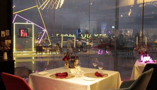 Deluxe King - included 1 set dinner