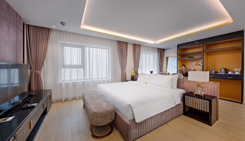 Suite presidencial, Acceso al salón del club, vistas a la bahía