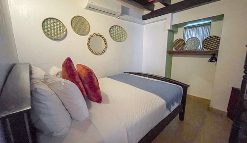 Junior Apartment (251 Fortaleza, Apt 4, San Juan PR 00901)