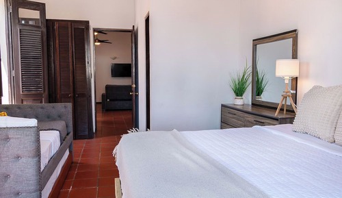 Deluxe Apartment (65 Fortaleza, Apt 8, San Juan PR 00901)